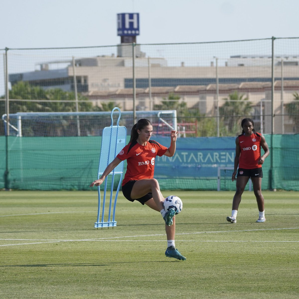 CANWNT's tweet photo. Step by step. Inching closer to our goals!

📸: @PinatarArena 
#CANW20 https://t.co/0TqXOZ9nb2