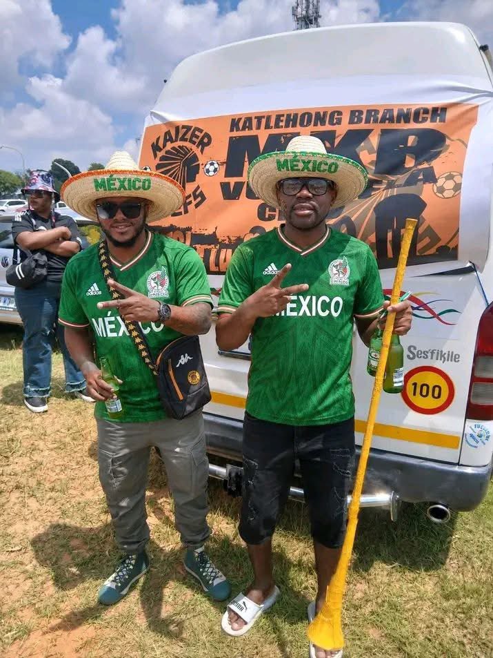 msetshi's tweet photo. As @KaizerChiefs fan base we are putting our weight behind Mexico, they need to humble that old Madala. https://t.co/97Tmi9X3PC