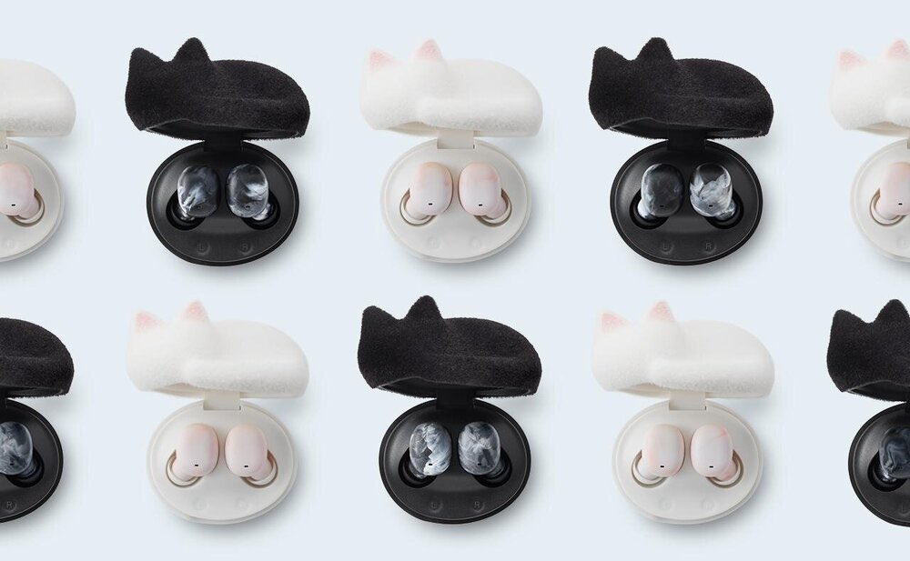 things_here_'s tweet photo. 낮잠자는 고양이 이어폰이라니 너무너무너무너무 귀여워. (NEKO true wireless earphones)고양이가 먀~하고 안내도 해준다 함 🐈‍⬛🐈 https://t.co/ctS9zG57kK