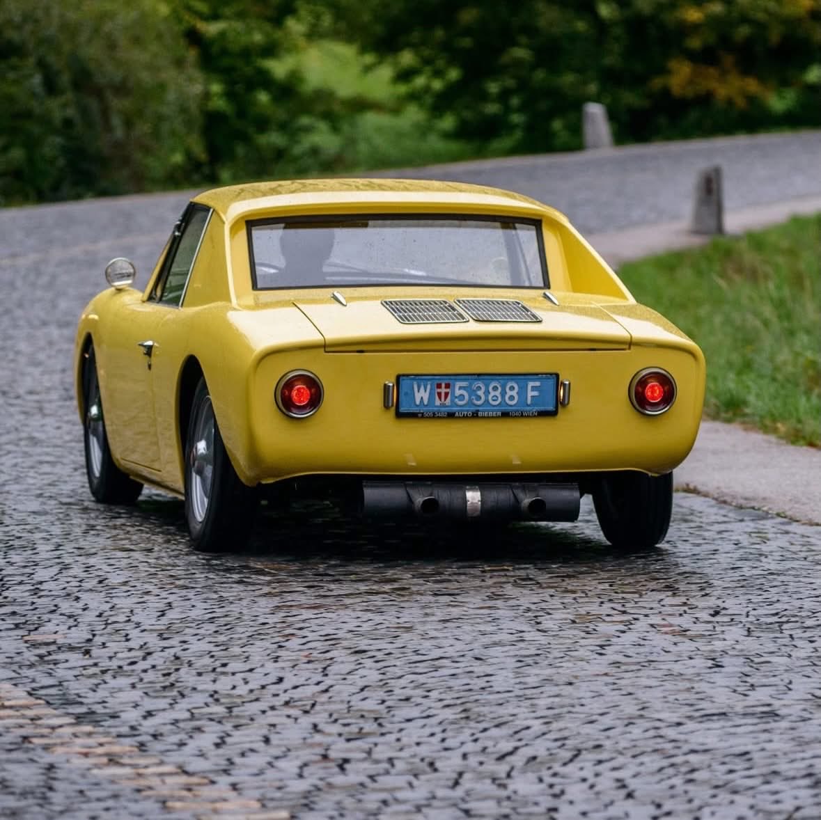 rarecarsonly's tweet photo. Full post: https://t.co/kWqXC4Sir1

The 1968 VW-Porsche Special, known as an “Eigenbau,” is a project created at the Meisterschule für Handwerker in Kaiserslautern as a final exam project by students of the school’s bodywork and engineering department. 

📸: @mateboerphotography https://t.co/Istf3CjSPx