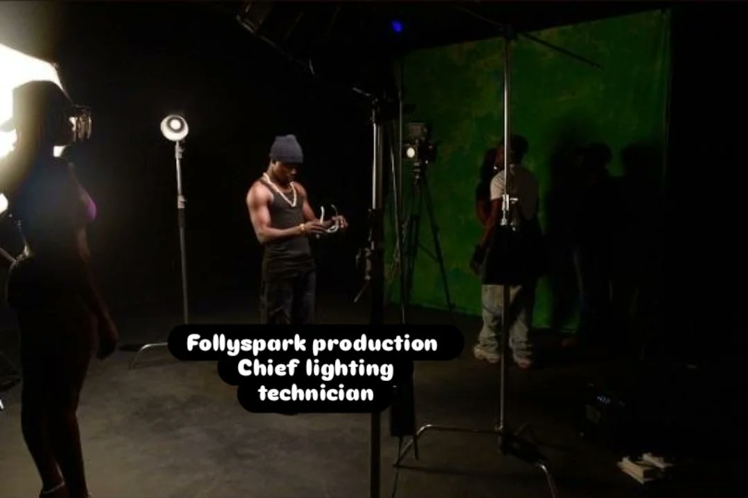 Follyspark's tweet photo. •Follyspark production
•Chief lighting technician https://t.co/Q2u7a2fcIu