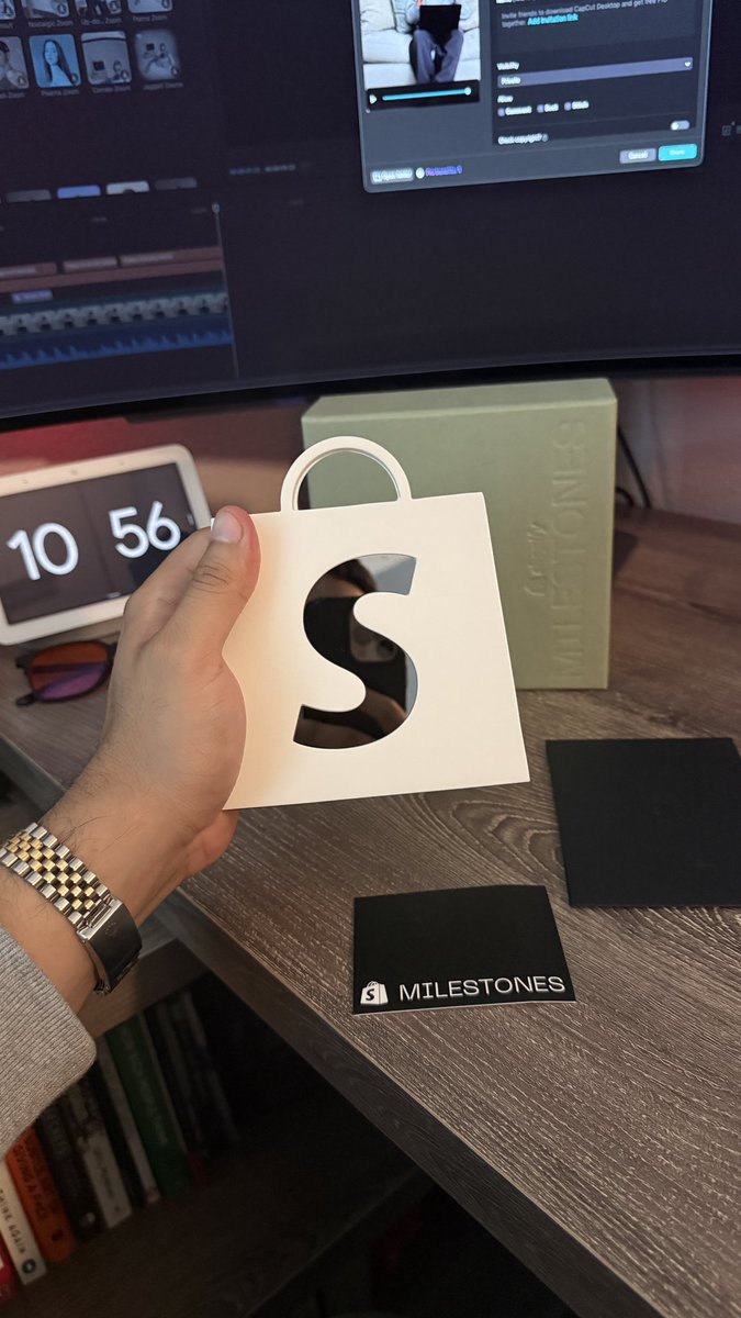 javierecom's tweet photo. After 3 years of wait @Shopify finally sent it!! 

Thank you so much 🙏😭

Glory to God. https://t.co/yxl4w7AJoN