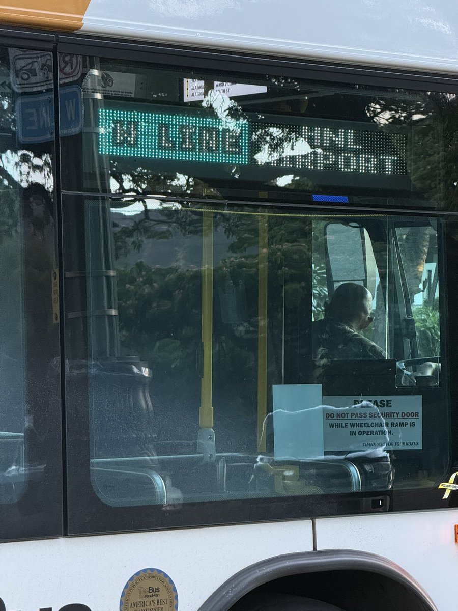 HNLTransitFan's tweet photo. Due to @OTS_TheBus_HV using Route 1 as a catch-all for driver shortages, we switched up the AM commute today https://t.co/50741Kn3ve