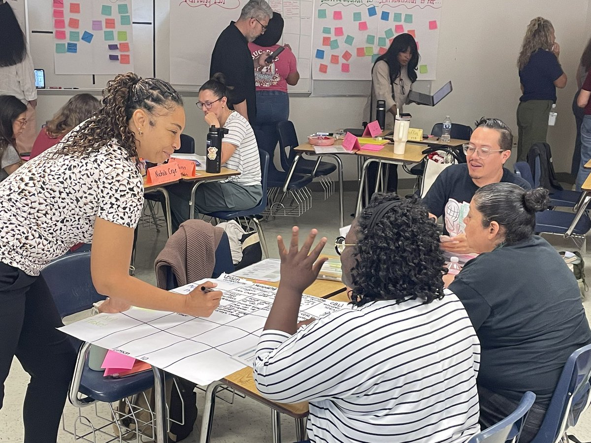 disdstemmath's tweet photo. He first week of the DISD summer professional development has teacher engaged from kindergarten to high school.  Stay tuned for more excitement from the Math Team. @AaronDaffern @DrElenaSHill @Dallasacademics https://t.co/qVCoZfQ5Sw