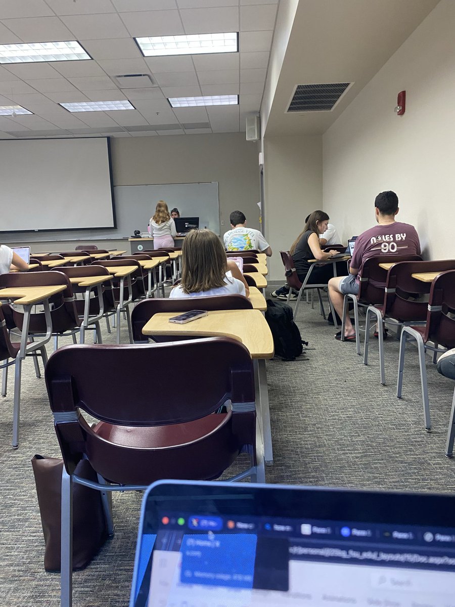 NoleGolf's tweet photo. Bringing a kid to class? This isn’t Tallahassee State #shrink https://t.co/cs1RhhiMjF