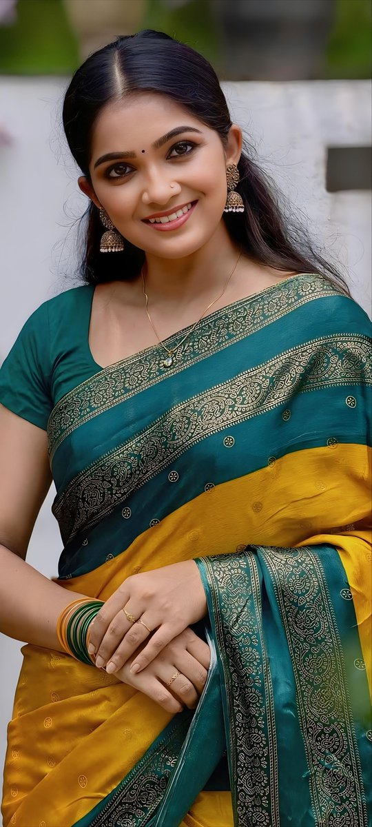 WallpaperIndian's tweet photo. Flawlessly bringing the rich heritage of silk to life
👑 Maria Prince 💚
#MariyaPrince #Mariya https://t.co/V2lrJhnLFr
