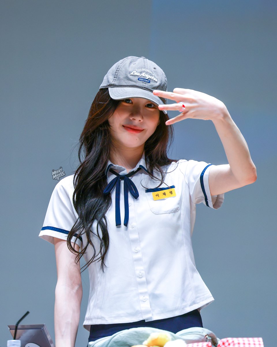 MidzyMouse's tweet photo. 260605 HAPPY BIRTHDAY CHAERYEONG🦊 (3)

L.O.V.E.💕💕💕💕💕
CHAERYEONG LIGHT SHINE

#령원한_믿지의_모토_이채령
#ChaeryeongDayForever
#채령 #CHAERYEONG #있지 #ITZY
@ITZYofficial https://t.co/IrVPdEpKhz