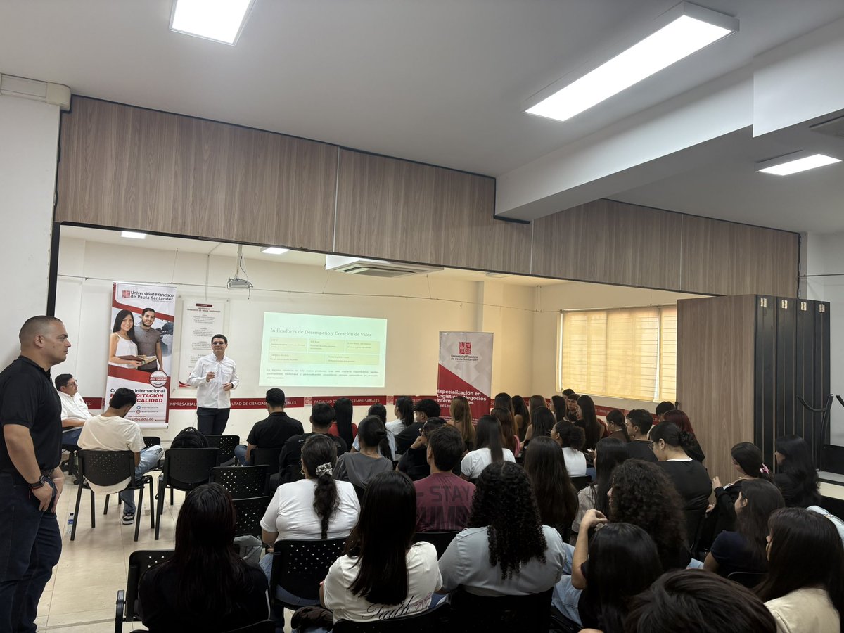 ComercioIntUFPS's tweet photo. (Parte 3) #ComercioInternacionalUFPS, orientó “La Logística Integral como Estrategia en la Competitividad Internacional” en Semana del Comercio Internacional 2026 (Jueves 4 de Junio).

#especializaciónenlogísticaynegociosinternacionalesufps
#maestríaennegociosinternacionalesufps https://t.co/bw2lE2GmSt