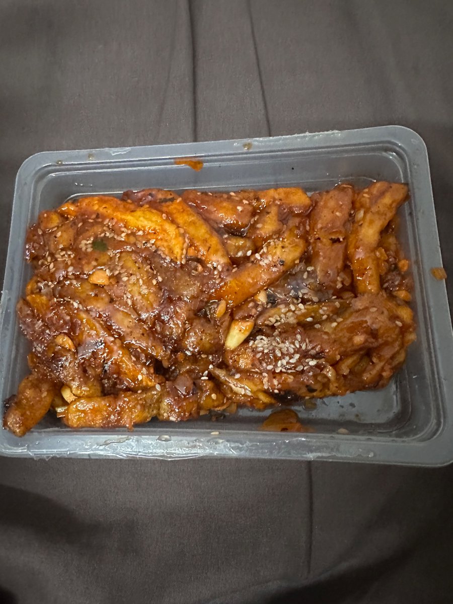 shivam052000's tweet photo. Hi @Swiggy @SwiggyCares pathetic customer support of yours i ordered honey chilli potato and i received it cold and soggy. And you customer support is very bad and really i face very bad experience. Please help me out. Order id is 239556422231512 https://t.co/LzW6IRH8jY