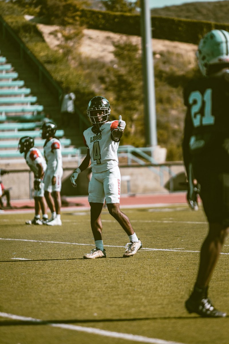 justin_austonn1's tweet photo. All the Glory to God I am thankful to say after talks with the staff and family, I will be committing to @OUAZFootball  to advance my collegiate football career and academics at Ottawa University of Arizona https://t.co/OJNyQU2De9