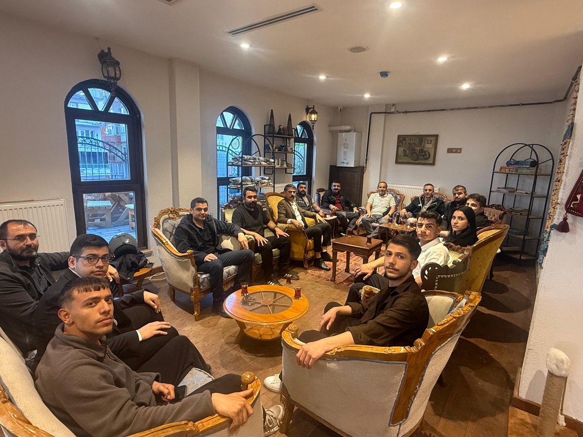 SivasAlperenOck's tweet photo. İl Başkanımız Sn. Dr. Cengiz EKEN ve Ocak Yöneticilerimiz ile birlikte istişare toplantımızı gerçekleştirdik.

Davamızın hedefleri doğrultusunda azim ve şevkle çalışmaya devam ediyoruz.

Var olsun teşkilatımız.🇹🇷☝️
#alperenocakları #sivas https://t.co/pA6d4qEn8c