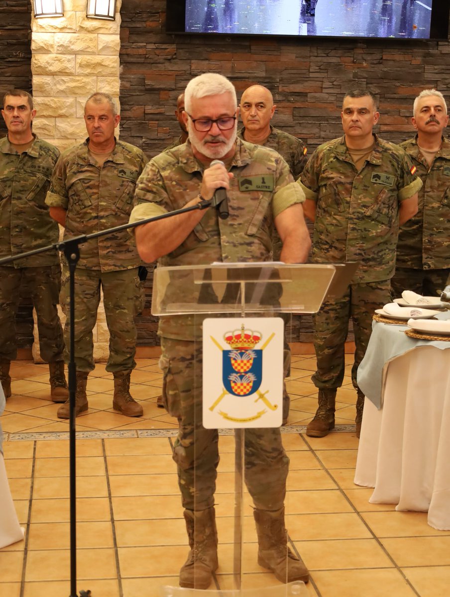 COMGEMEL_ET's tweet photo. Ayer conmemoramos el LII aniversario de la Academia General Básica de Suboficiales. El acto, presidido por el Comandante General de Melilla, recordó el espíritu que guía a sus componentes: «A España servir hasta morir».
#AGBS #COMGEMEL @MCANA_ET @EjercitoTierra https://t.co/wsS6ibl45s