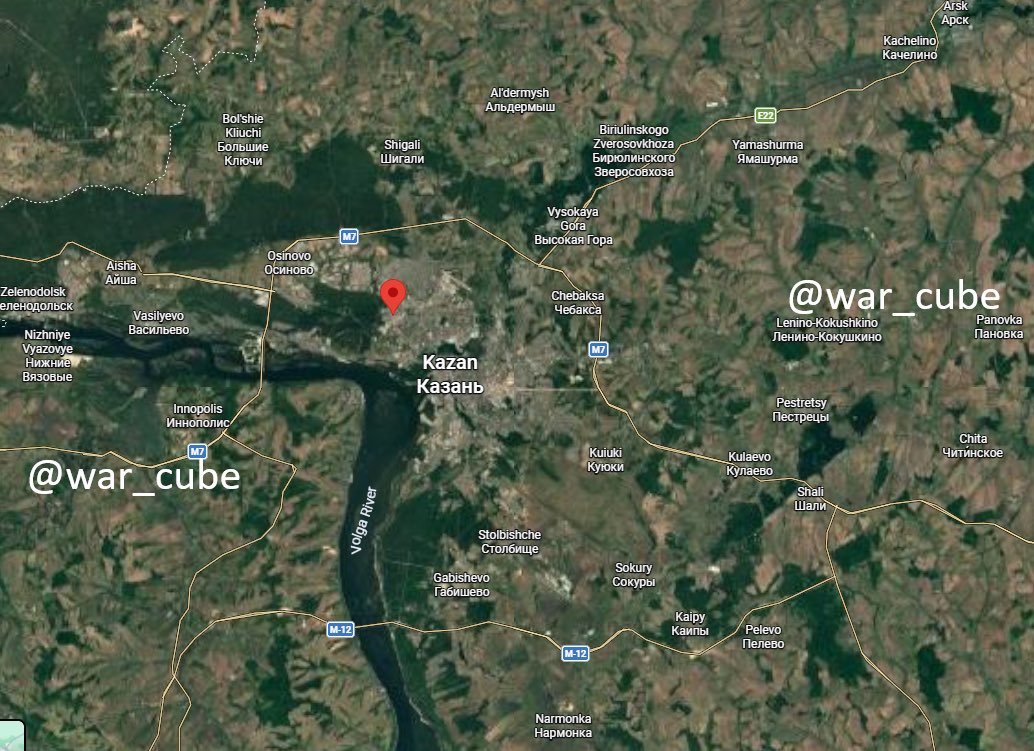 war_cube's tweet photo. Ukrainian attack hit Russian service shop in Kazan ~ 500km from UA border.

Geolocation 55°50'18.4"N 49°02'16.8"E

#Geoverified ✅ https://t.co/kaCOC8b1W5