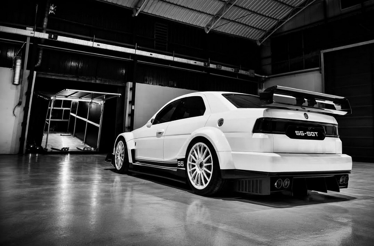 AutomobilistThe's tweet photo. SGT Automobili 55-SGT ou le retour de l'Alfa Romeo 155 V6 Ti DTM sur la base d'une Giulia QV 
65 exemplaires de prévus
Toute en fibre de carbone 
Un look toujours séduisant 
des roues OZ Turismo blanches
un V6 ouvert à 90° comme sur l'originale
500.000€ tout de même https://t.co/a7AiD3LQwI