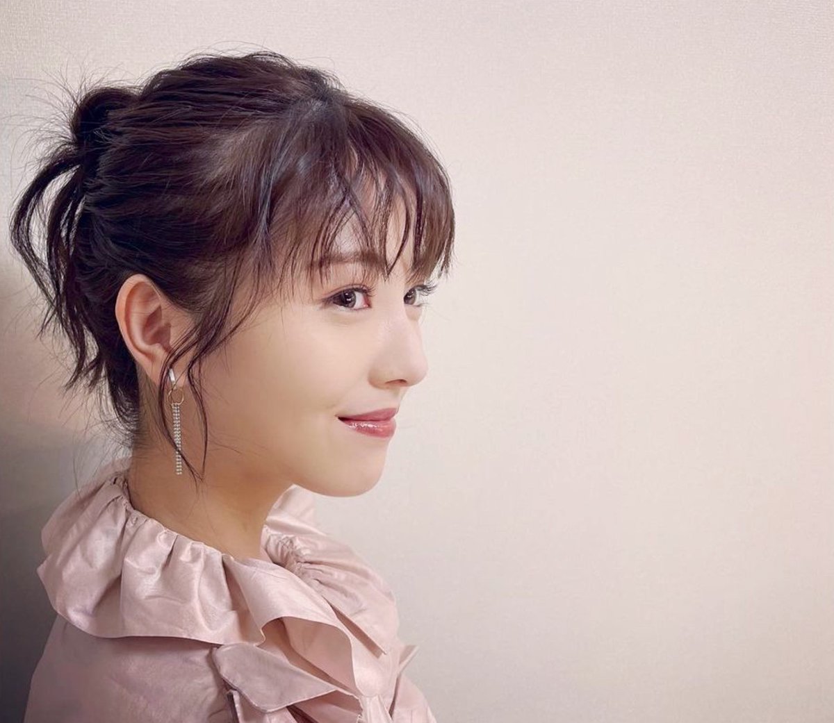 HappySakeLife2's tweet photo. 📸とりあえず、引き続き新旧様々な #浜辺美波 の写真をポスト《その35》
https://t.co/jeSdHhfnNT
https://t.co/snaDpnqO4r
https://t.co/GRyCf7Y89g

左は文字を消してアップスケール。右上はインスタから削除。右下はアップスケール。クランクインはデフォが横1200サイズなので、今後も少しずつ。 https://t.co/nuRx6WFCOC
