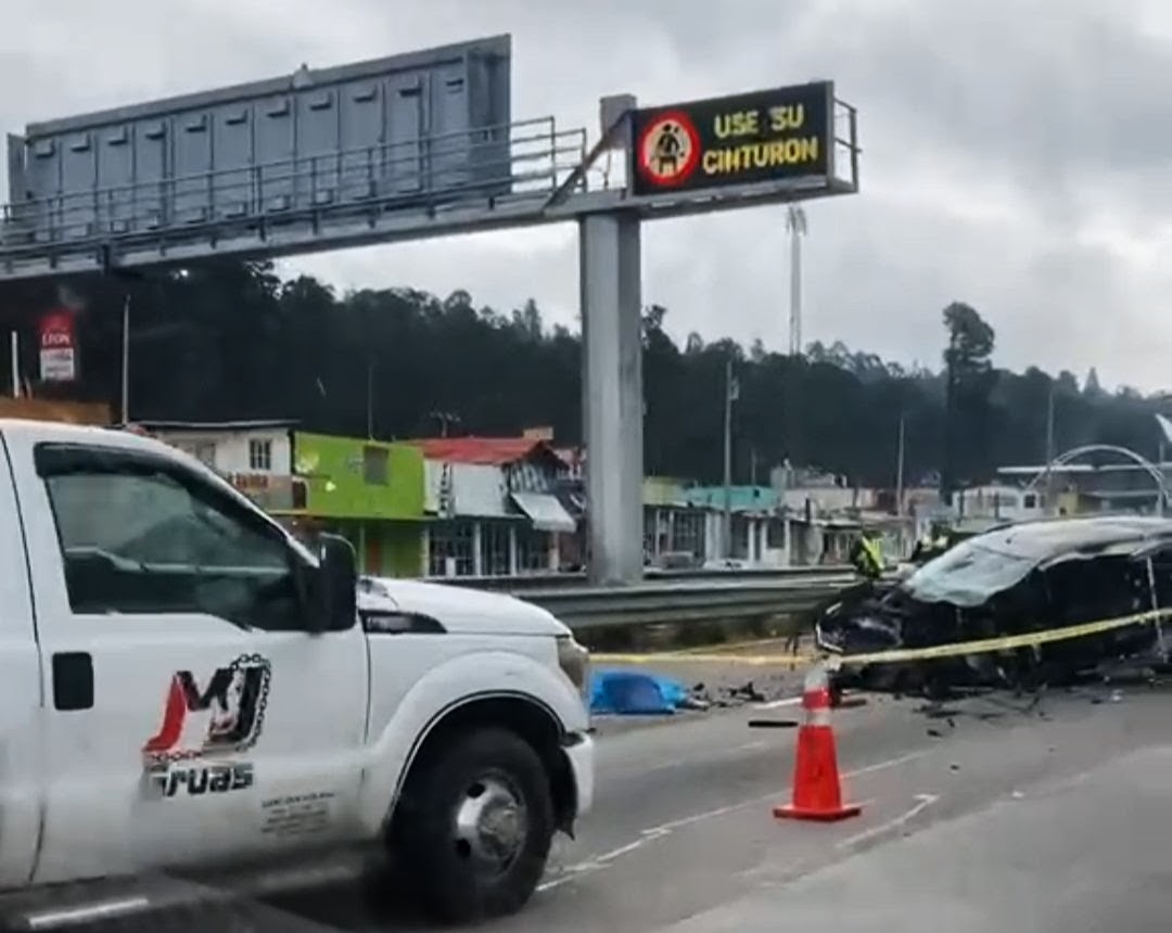 dragon02red's tweet photo. 🛑 #AlMomento #Accidente Kilómetro 56 de la pista #CDMX a #Puebla, #Ixtapaluca #Edomex. https://t.co/g3EK3VHVql