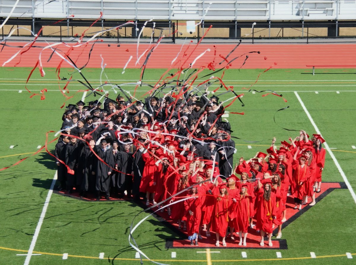 SV_Panthers's tweet photo. 🎉 Our seniors cross the stage and accept their diplomas tonight! Commencement will be held in Panther Stadium at 6:30 PM. 🎓
#PantherPride https://t.co/dgQbamB3i3