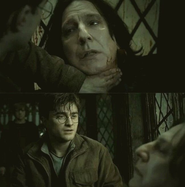 acervohagrid's tweet photo. A última palavra de Severo Snape é:

"Olhe para mim"

Ele pede isso porque os olhos de Harry são iguais aos de Lily. Nos segundos finais da vida, a última coisa que Snape queria ver era algo que o lembrasse dela.

Os filmes mantiveram a cena. Mas o significado fica muito mais forte quando você conhece o contexto dos livros.