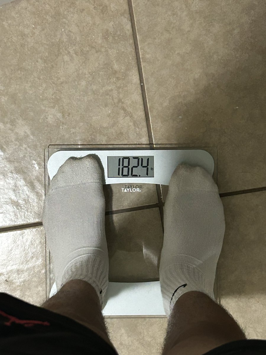 __IsraelJohnson's tweet photo. Gained 30 pounds since the off season…November 7th 2025 152Ib,  June 4th 2026 182Ib. gonna hit that 190 mark soon💯🙏🏾@CoachAdamClark @dakari_monroe21 @TheCoachHicks5 @Kason_Cooper1 @NickBenedetto_ https://t.co/0dB2sejXNC