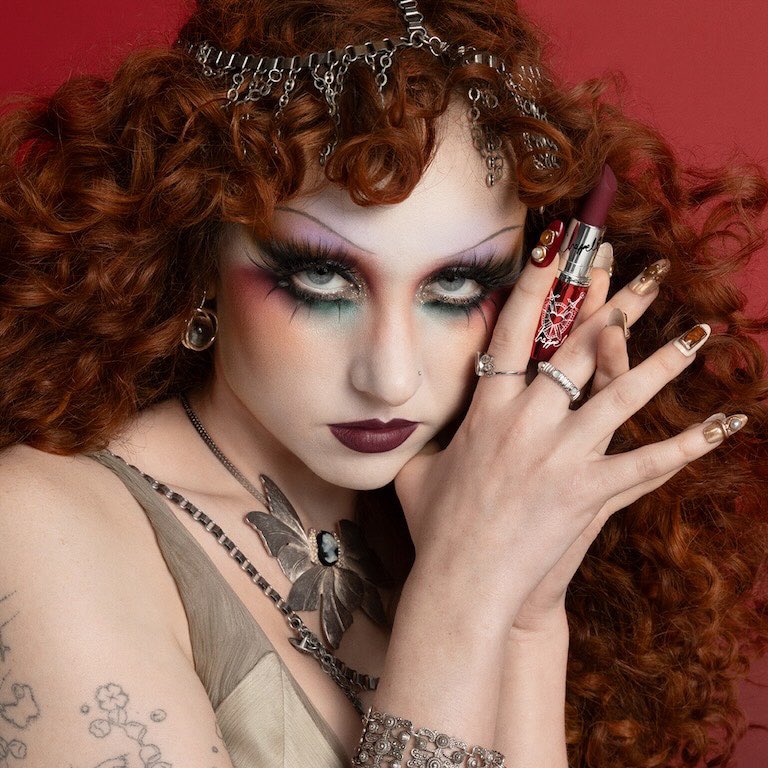 bewitchedbrina's tweet photo. queens https://t.co/cgC2lqJ8Vl