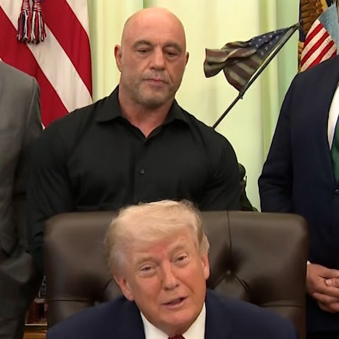 HQNewsNow's tweet photo. New rumors indicate that CBS News is considering Joe Rogan as Anderson Cooper's replacement on 60 Minutes. https://t.co/YcGyIBmEXP
