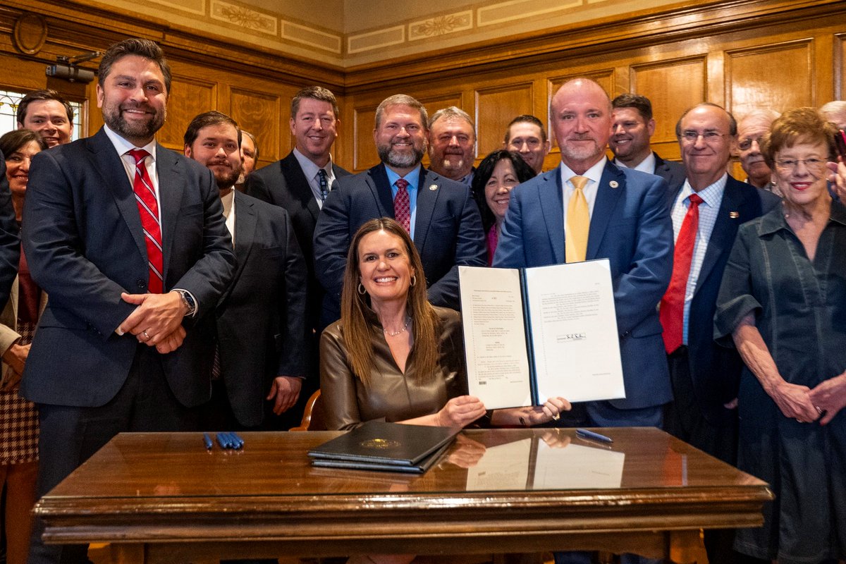ArkansasEDC's tweet photo. Arkansas has cut taxes again, making the state more economically competitive for individuals, families, and businesses.

Read more: https://t.co/qNsBb5MQpZ https://t.co/yTdvCiR06v