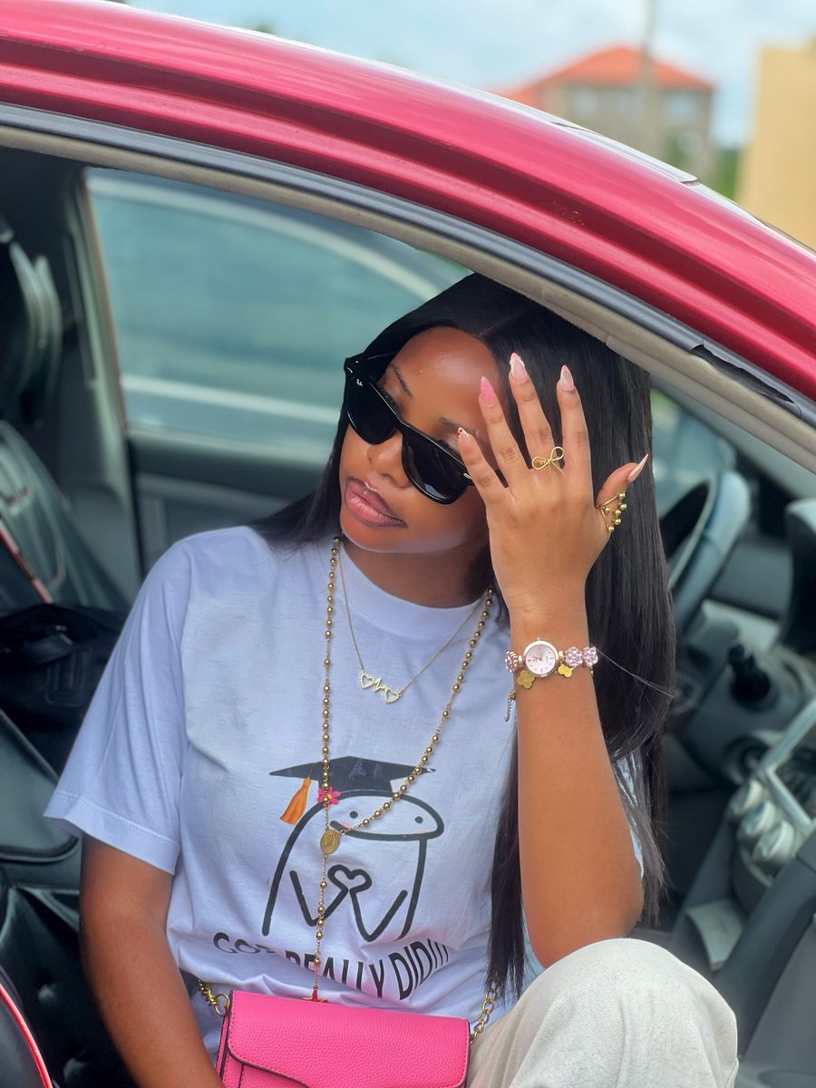 TinukeToks's tweet photo. The part where I sign out from uni.🥹
Wssssssssssss mehn🥳
Flyest girl fr😍😍 https://t.co/p2qMQRZ9uo