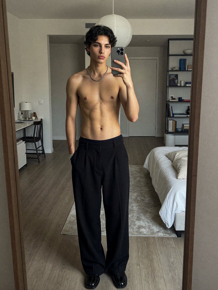 Itsalexaster's tweet photo. I AM GAY 🏳️‍🌈
I live in USA 🇺🇸
My name is Alex 
I’m 20 years old
I’m gay🌈
Where are you from?

#mlm #gay https://t.co/tD1pSovOg8