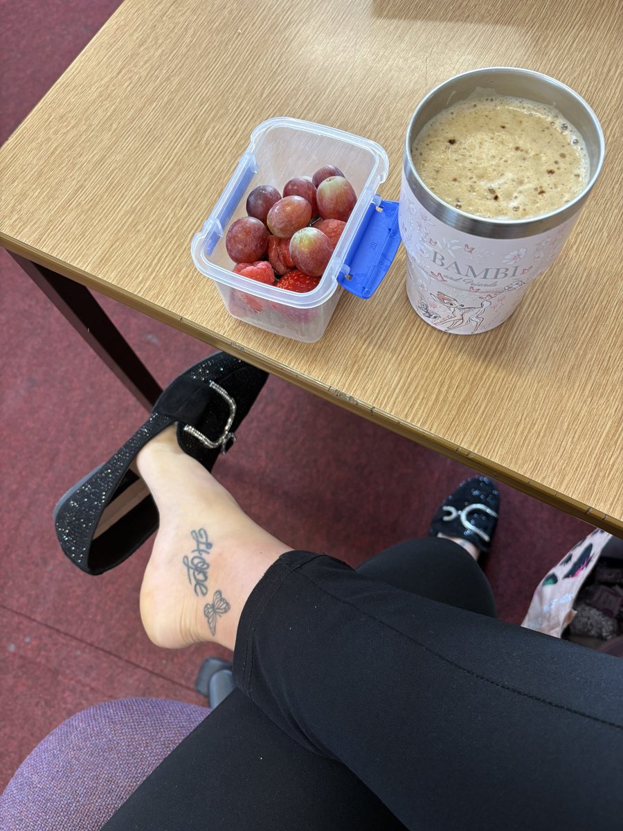 MissTTemptation's tweet photo. Time for a snack 🍇 ☕️ 

💋 TT x https://t.co/geBVcD4P1v