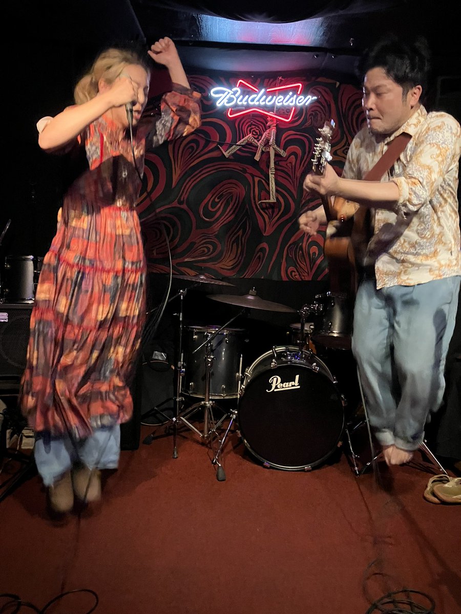 _coneru_'s tweet photo. 明日は三軒茶屋Heaven'sDoor
初めてのライブハウス！憧れて一曲作ったくらい好きな方々の企画！
楽しみでしかないですね！！

前売り/当日があるので、お越しの際は是非ご連絡くださいませ！！

たまには動画「もしも」と、
明日の可愛いフライヤー
それらを台無しにする写真を���えて。 https://t.co/lQdBzDf5jL