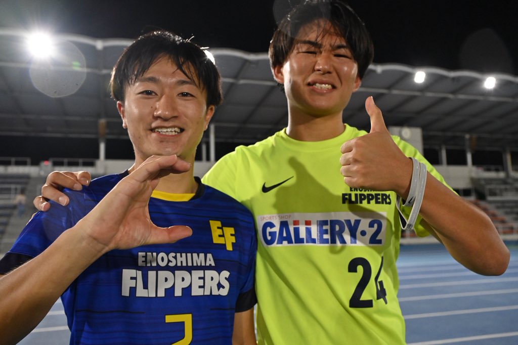 bopsoccer's tweet photo. 別にサッカー好きな訳でもないし、何で撮り続けてるんだろ、ってずっと思ってたけど

うちばやしゼミをやってくうちに「7.32×2.44mの枠にボールを蹴り入れることの何が人を惹きつけるのか」について考えたいんだな、って気づけて今めっちゃ写真楽しい😆 https://t.co/fhQ3cLCOZZ