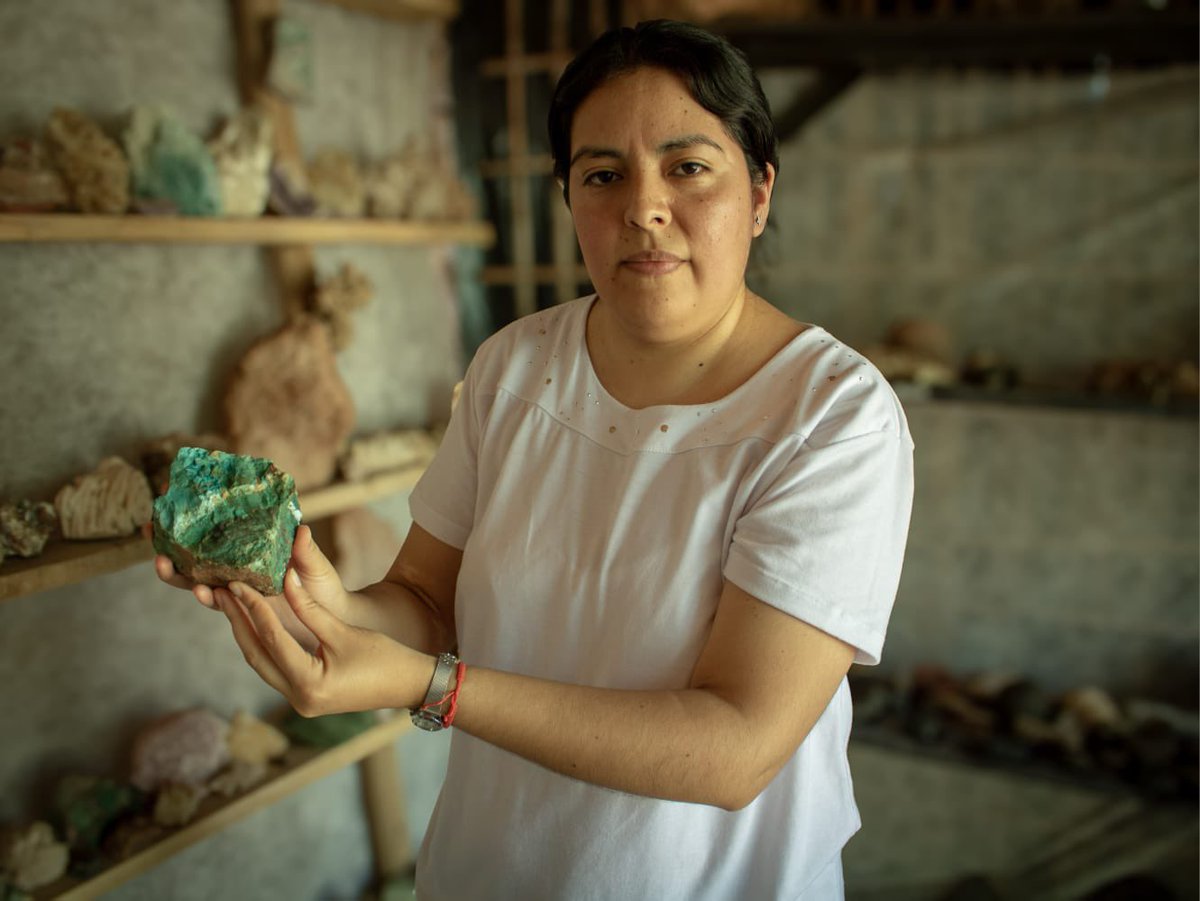 GobDeLaRioja's tweet photo. Hay lugares que se visitan. Y hay lugares que se viven.
En General Felipe Varela, los paisajes imponentes se combinan con la historia, los sabores, la cultura y la calidez de su gente para crear experiencias únicas.

Entre formaciones naturales que asombran, viñedos que cuentan la historia de nuestra tierra y rincones que conservan la memoria de generaciones, este departamento se consolida como uno de los grandes destinos de La Rioja. Un lugar para descubrir, compartir y volver una y otra vez.

¡Feliz aniversario, Departamento General Felipe Varela! 🎉