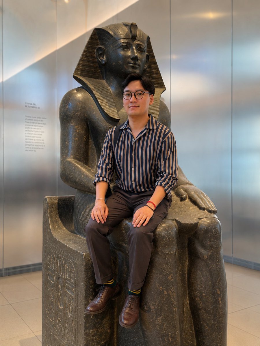 pheeleeppo's tweet photo. No vabbè ma i turisti che si siedono su Tutmosis nel #MuseoEgizio di #Torino mi mancava https://t.co/EBpXtMk17E