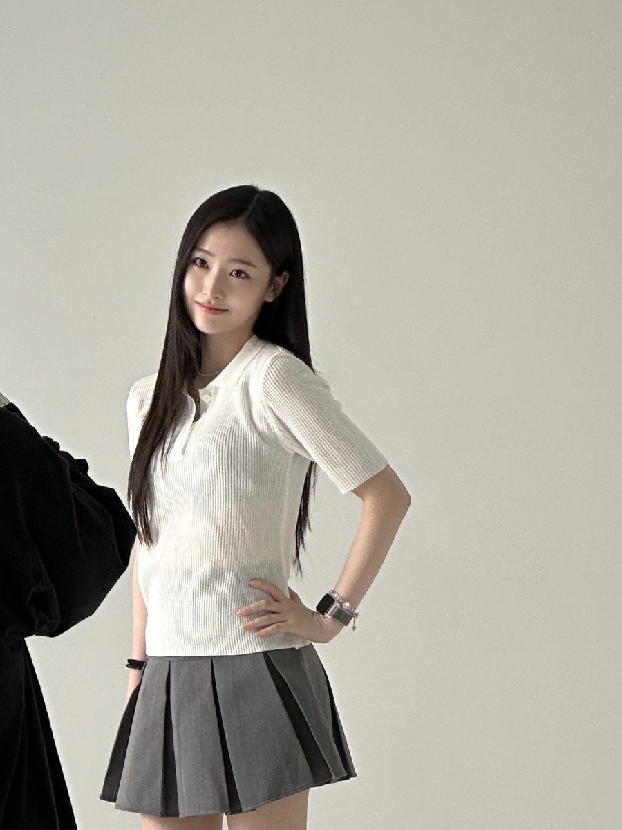 Off_the_QE's tweet photo. 선물🤍🫧

#QueenzEye #퀸즈아이 
#SEOVIN #서빈 https://t.co/nodUG77dhs