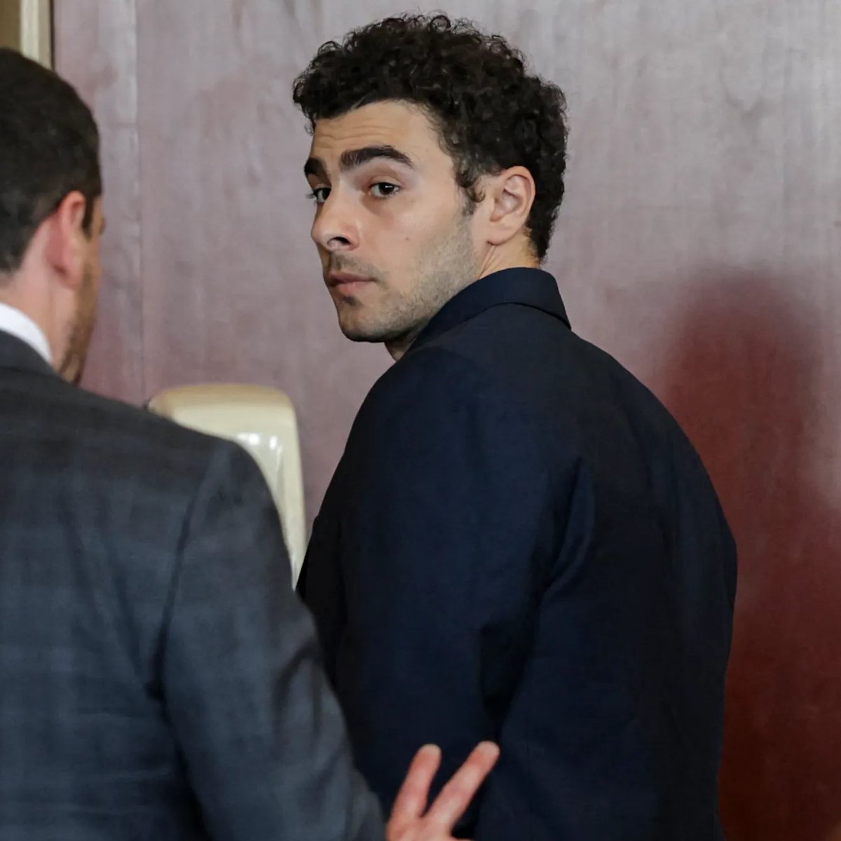 Luigi_Archive's tweet photo. 🚨Luigi Mangione’s next court appearance in his New York state case is scheduled for June 16. He will also have a hearing in his Federal case the day before, on June 15. https://t.co/O3BfXc7J6o