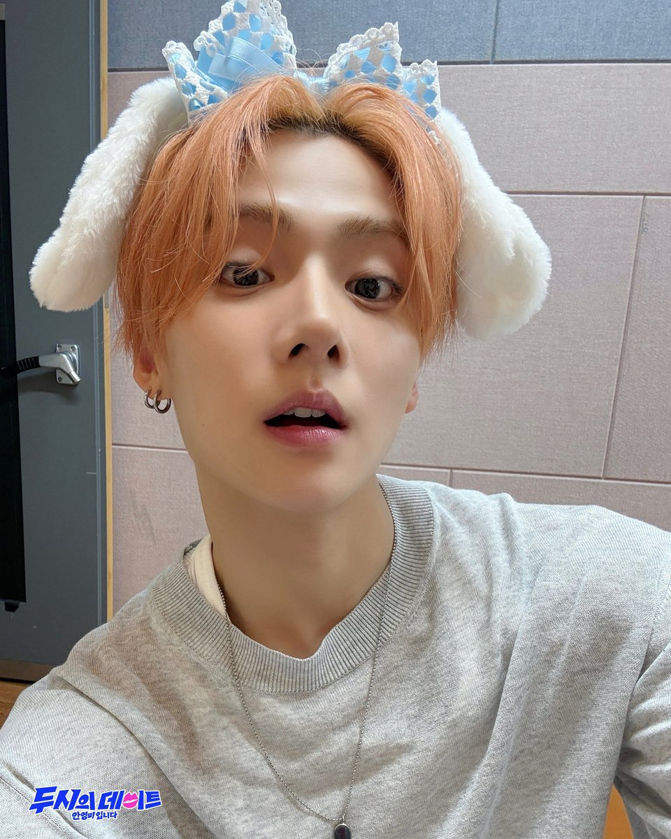 eclairswon's tweet photo. all these recent orange sangwon pics are sooo prettyyyy 🧡🧡🧡 https://t.co/vzsUrvt2XC
