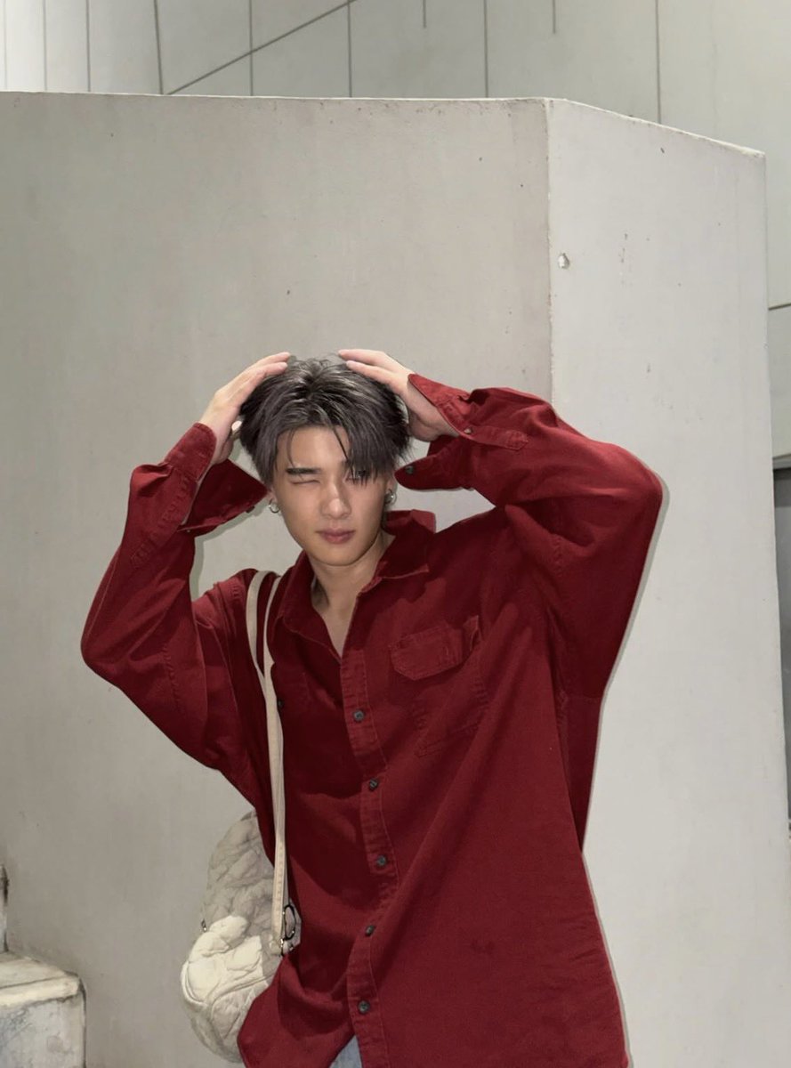 vvvsync's tweet photo. หมาเด็ก 🐶กลายร่างเป็นหมาป่าละ 🐺

JANUS Post  || IG Story 04.06.26
💓
GOTCHA POP เจอเลยผมเทา!!

#JANUS_VVV https://t.co/ZuK7f8fPj3