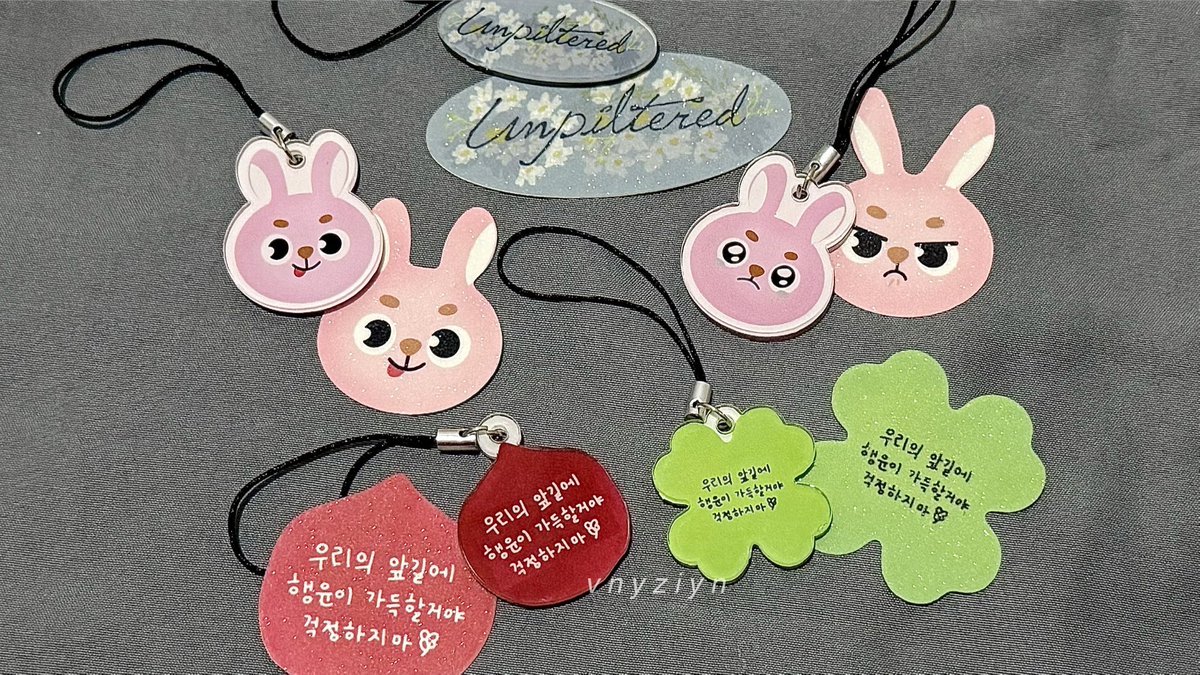 vnyziyn's tweet photo. hi hi guyzzz myday semwa, 
dalam rangka ultah kwkwkwkw aku ada freebies phonestrap keychain + sticker unpiltered series gitu, dapetnya random yaww ^__^
boleh rt / like aja, nanti aku raffle buat link co-nya (diset Rp.99 ya) xixixi. 
salam wonpil mania mantav 🤍🌹🤟🏻 https://t.co/FdYN7NGsDS