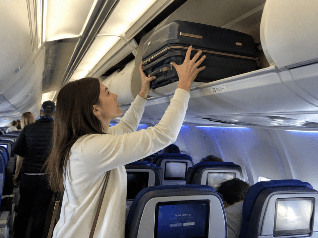 TheTravelUpdate's tweet photo. Why Airlines Can Still Take Your Carry-On At The Gate https://t.co/1Qh36SOMur https://t.co/VrDEWQ1XSs