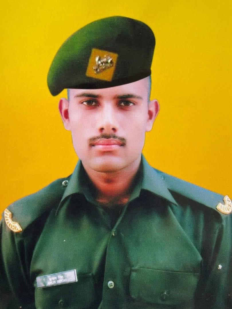 priority_n's tweet photo. Homage to 24 year Young Soldier of #IndianArmy 

SEPOY ARUN SINGH
62 RR/ 19 DOGRA
on his Balidan Diwas today.

Sepoy Arun Singh hailing from Pathankot was immortalized at Shopian in J&amp;K on June 4, 2021.
#KnowYourHeroes https://t.co/XhgzSQpuvl