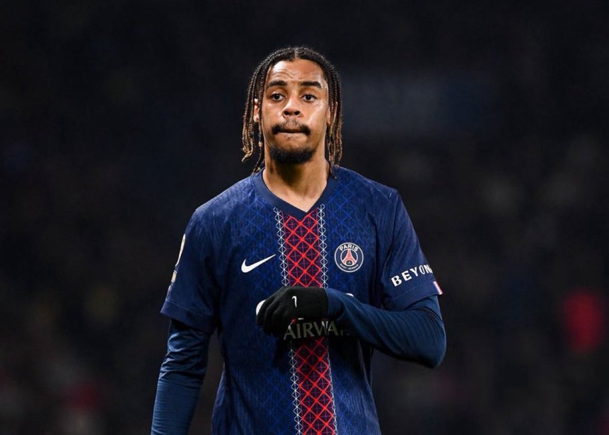 Rayan_LFC's tweet photo. الصحفي نيكو شيـرا نزل خبر أن ليفربول تواصل بشكل مباشر مع وكيل باركولا خورخي مينديز ، فابريزيو قبل لحظات نزل خبر عن أهتمام ليفربول و أرسنال باللاعب ولكن يؤكد مافي تواصل مباشر مع وكيل اللاعب اللي هو موسى سيسيوكو وليس مينديز. https://t.co/398RULdk4A