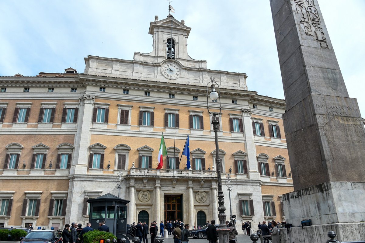 AGRAPRESS's tweet photo. 80 Costituente, la rappresentanza femminile, aperte le iscrizioni per il primo seminario a Valdina. 11 giugno ore 19 in Piazza Campo Marzio 42, a Roma. 50 Posti disponibili, per prenotazioni:  https://t.co/l0vugVPPDU
@Montecitorio https://t.co/oYruOxdPpD