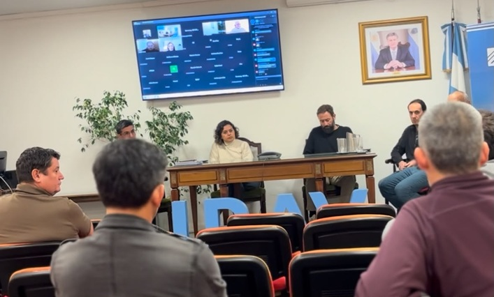 ipavlapampa's tweet photo. El IPAV realizó una jornada informativa junto al Colegio de Arquitectos

El objetivo del encuentro fue brindar precisiones sobre las disposiciones del programa "Llegar a Casa" 

Info ➡️ https://t.co/A9zZfsrDL6 https://t.co/9vWsRJubZK