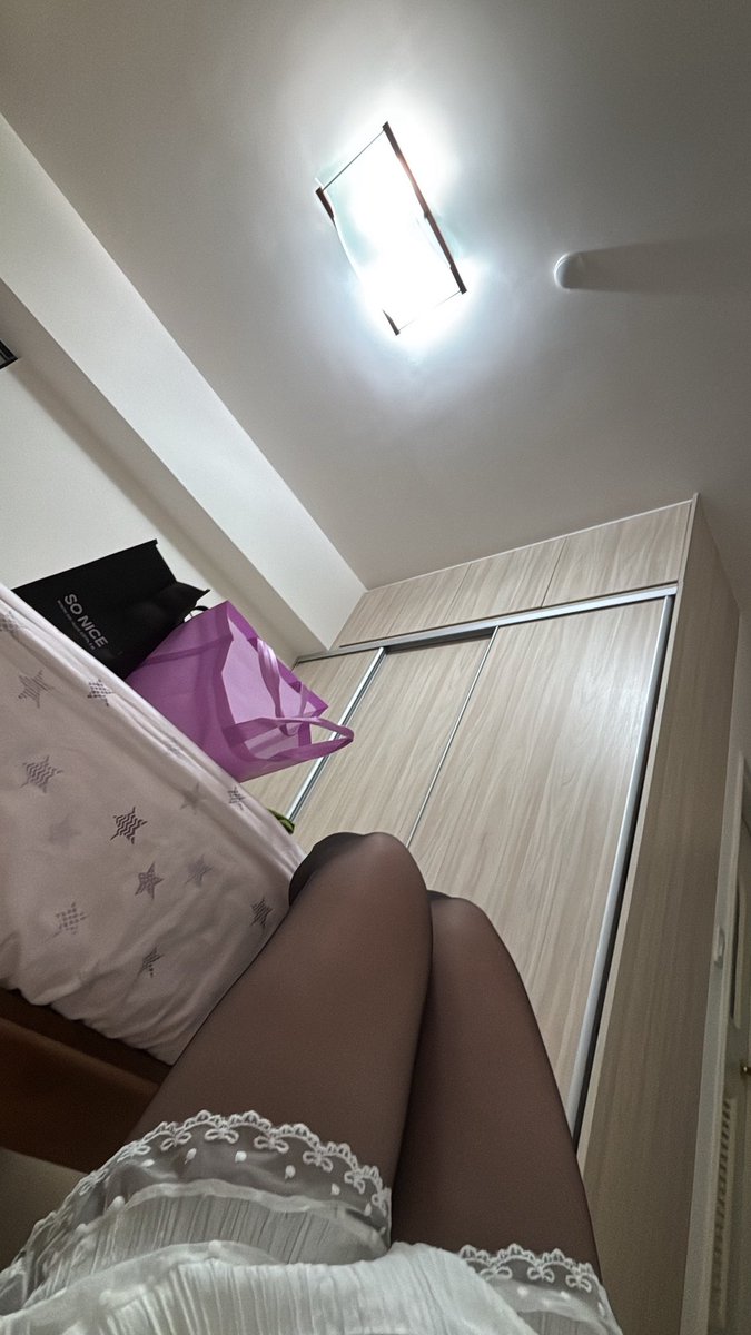 XiXipss's tweet photo. 忽略床上的袋子；； https://t.co/UWnalQVCxO