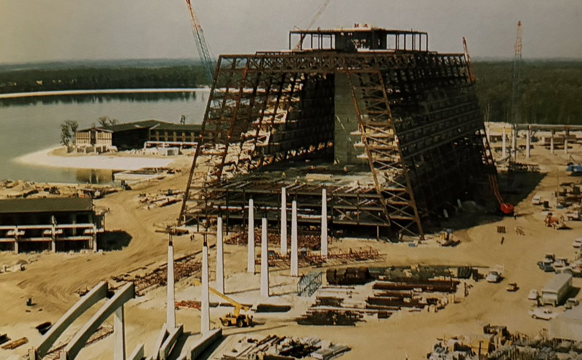 csmithdisney's tweet photo. Contemporary Resort construction. #WDW #Disney #Disneyworld #Disneyland #Waltdisneyworld #Epcot https://t.co/aENNQNl1gT