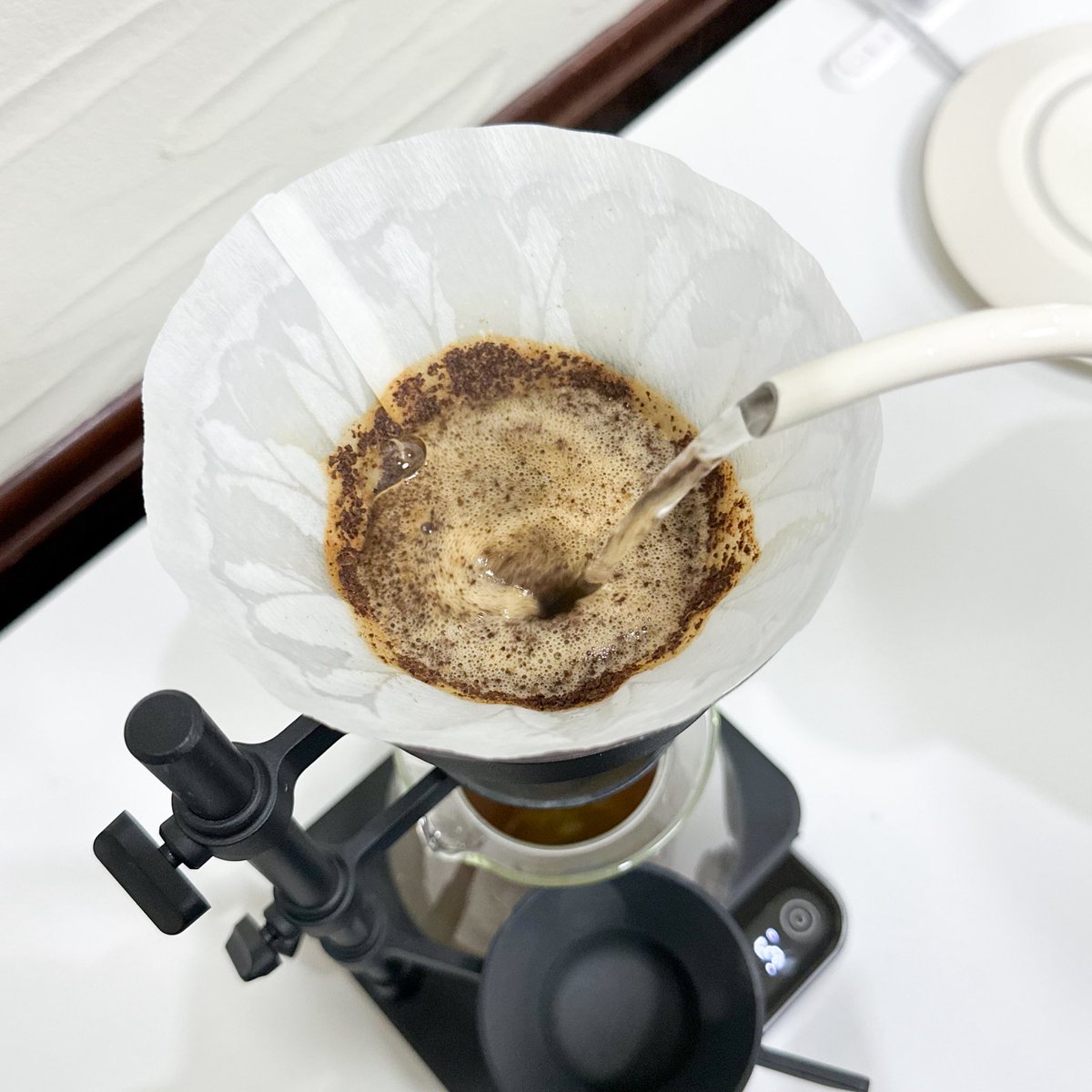 KenkenCoffee's tweet photo. Peru🇵🇪EL MORITO Washed
20g, LAGOM P80 5.5
93℃, Ratio 1:17, Total Time 3:02
TDS1.24%, EY18.05%

レシオ1:17に下げて挽き目を粗く調整。

明らかに甘さが減った。
苦味が目立つ印象。

挽き目粗くしすぎたかな。
レシオこのままで挽き目を少し戻してみるか🤔 https://t.co/rmtjZWmNCa
