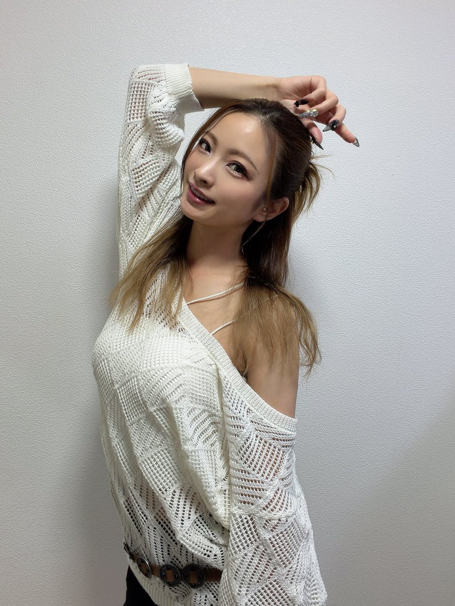 hanateen87's tweet photo. はなてぃんは首のシワを許しません!
写真を撮る時はキリンになるんじゃないかってくらい首を伸ばします🦒
#キャンギャル #イベントコンパニオン
#SPIRALGIRL
スパイラルガールさんの展示会で購入させていただいたお洋服今の気温にぴったり🩷 https://t.co/tnDocIAkM0