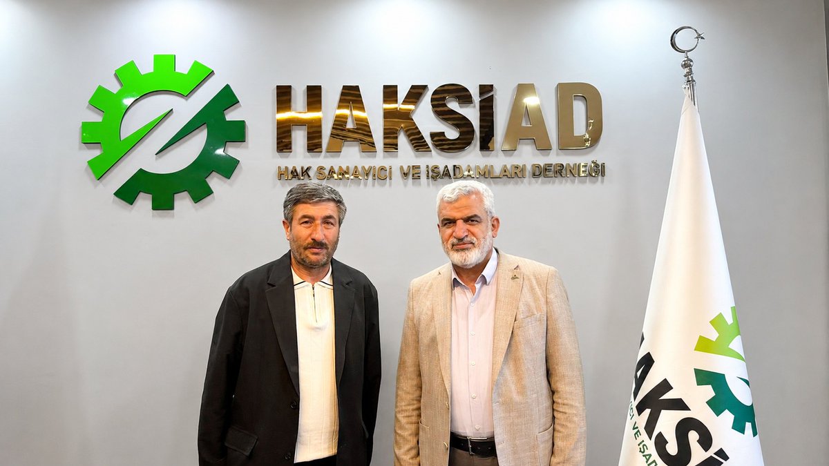 haksiad's tweet photo. HAKSİAD Van Şube Başkanı Mehmet Tasan, Genel Merkezimizi ziyaret etti.

Gerçekleşen ziyarette Genel Başkanımız Sayın Vedat Turgut, Genel Başkan Yardımcımız Maruf İçke ve Genel Başkan Danışmanımız Yasin Demir tarafından karşılanan Tasan ile Van’ın ekonomik yapısı, iş dünyasının beklentileri ve bölgesel gelişmeler üzerine istişarelerde bulunuldu.

Ziyaretin ardından Van Şube Başkanımız Mehmet Tasan, misafirperverliklerinden dolayı Genel Başkanımız Vedat Turgut’a teşekkürlerini iletti.  Turgut ise Van Şubemizin çalışmalarını önemsediklerini belirterek kendilerini Genel Merkezimizde ağırlamaktan memnuniyet duyduklarını ifade etti.

Nazik ziyaretleri için Van Şube Başkanımız Mehmet Tasan’a teşekkür ediyor, çalışmalarında başarılar diliyoruz.

#HAKSİAD #Van #İşDünyası @VedatTurgut