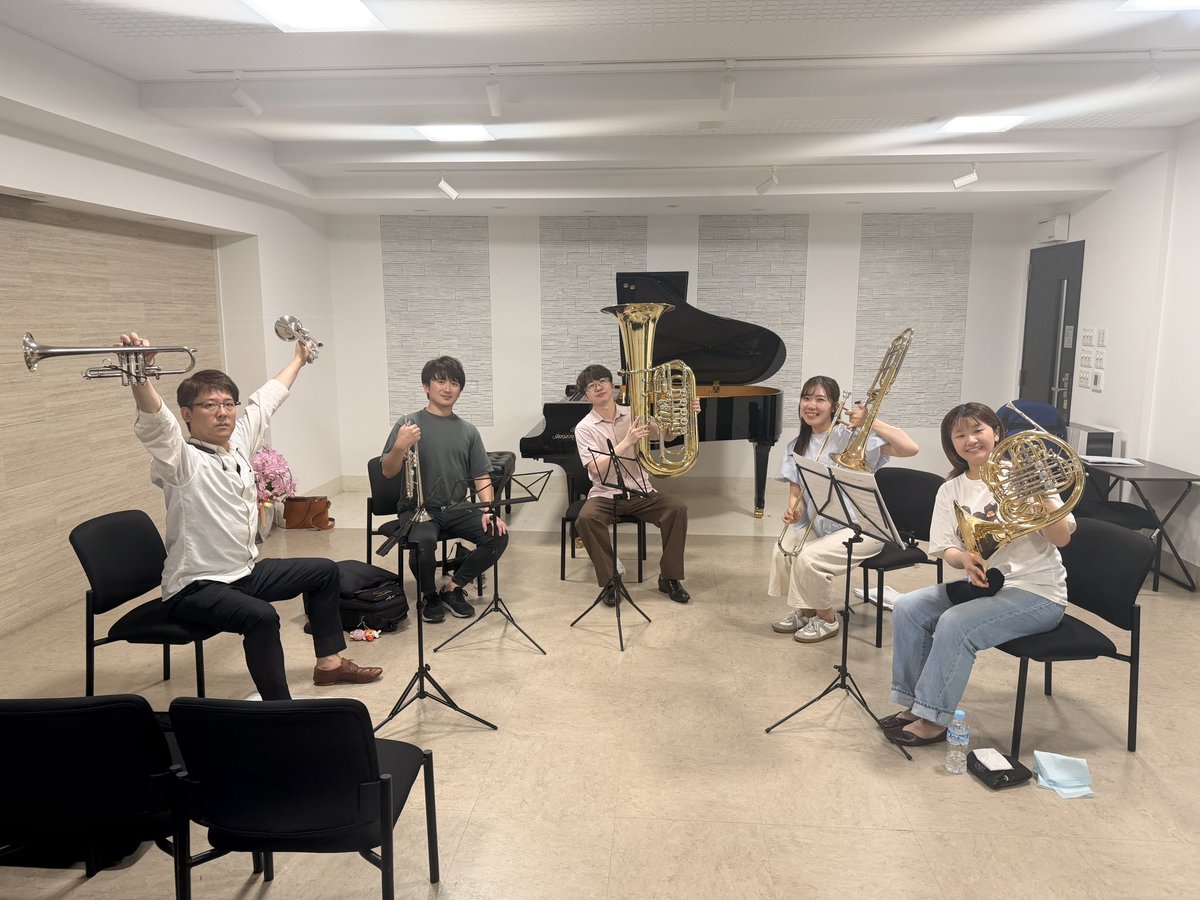 Amabile_phil's tweet photo. 6/7(日)金管五重奏サロンコンサート🎺

今日はアマービレホールにてリハーサル✨
名曲、エワルドの金管五重奏曲をたっぷり楽しんでいただけるコンサートです🎵

ご来場おまちしております‼️ https://t.co/wfoAzz1MrX