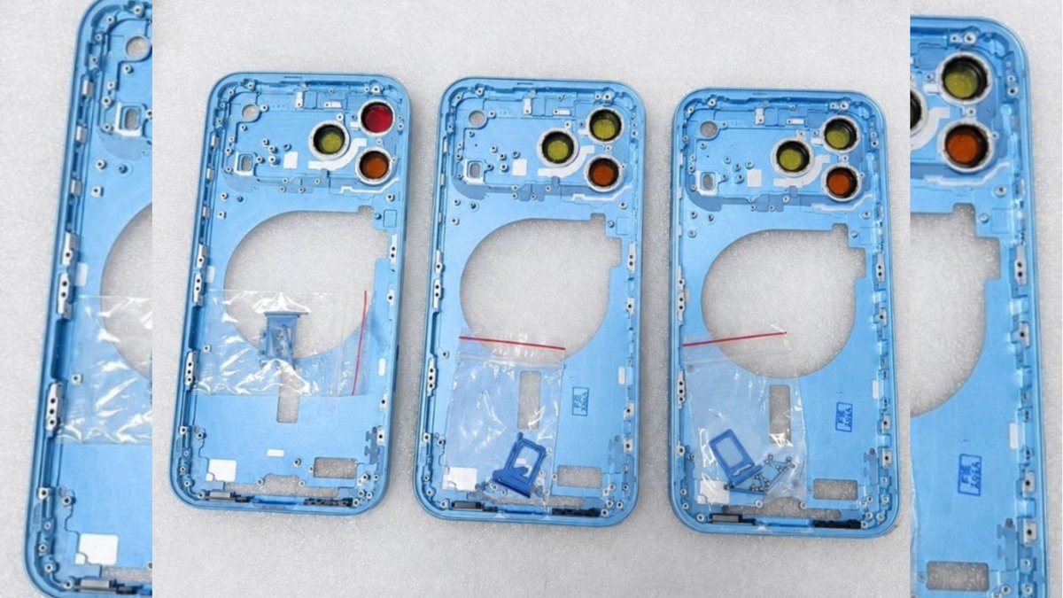 MacHashNews's tweet photo. iPhone 18 Pro: Dark Cherry, Light Blue, and Dark Gray Chassis Leaked https://t.co/wir41m6yAy $AAPL https://t.co/yBSkdSYy6B
